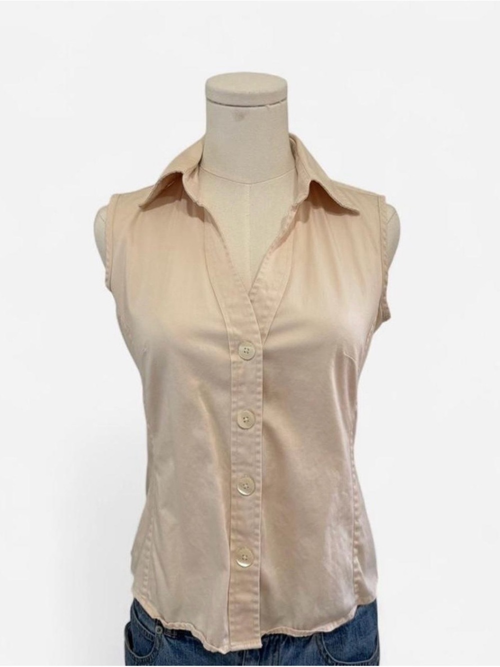 Banana Republic Sleeveless Button-Down Collared Top in Light Beige